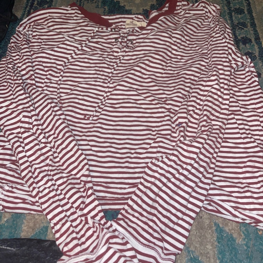 Hollister Long Sleeve Cropped Shirt